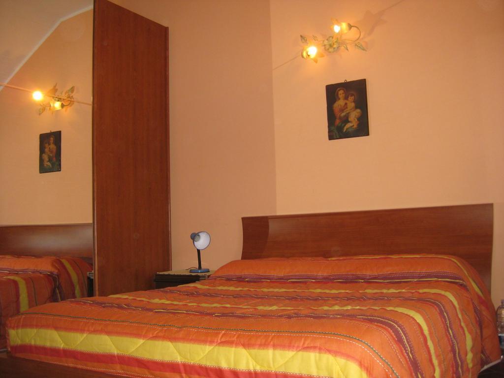 Villa Nina Trecastagni Quarto foto