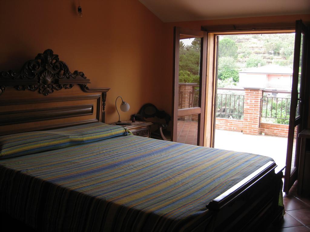 Villa Nina Trecastagni Quarto foto